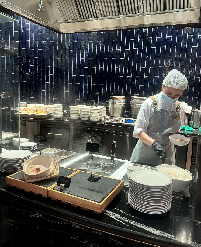 Buffet spread in the Singapore Airlines lounge